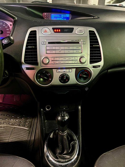 Hyundai I20 1.2 78 к.с. EURO 5 Син Бензин Ръчна с.к.