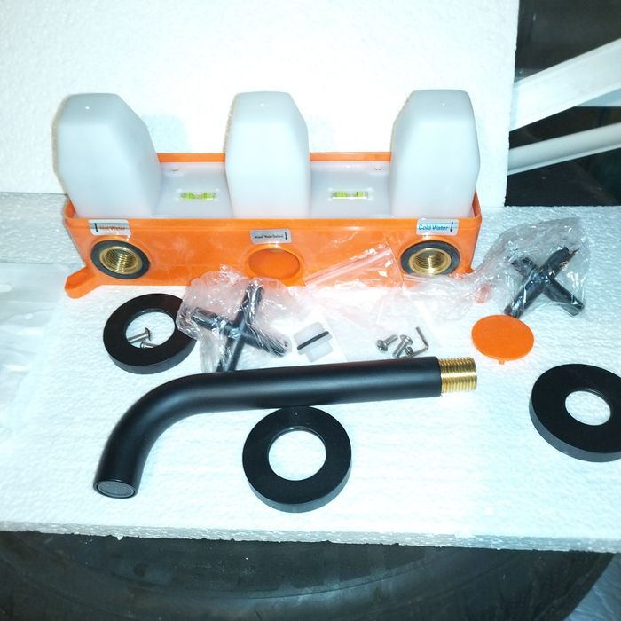 Baterie incastrata pentru lavoar REA EXIT black mat