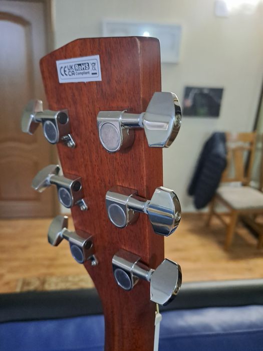 Гитара электроакустическая фирмы Cort