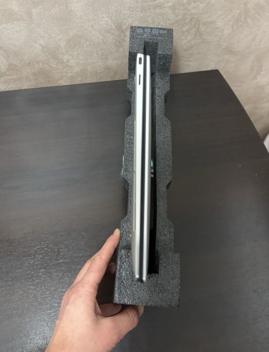 XPS 9320 PLUS 32 GB DDR 5 TouchScreen 4K  i7-1360P NOU Garantie 1 AN