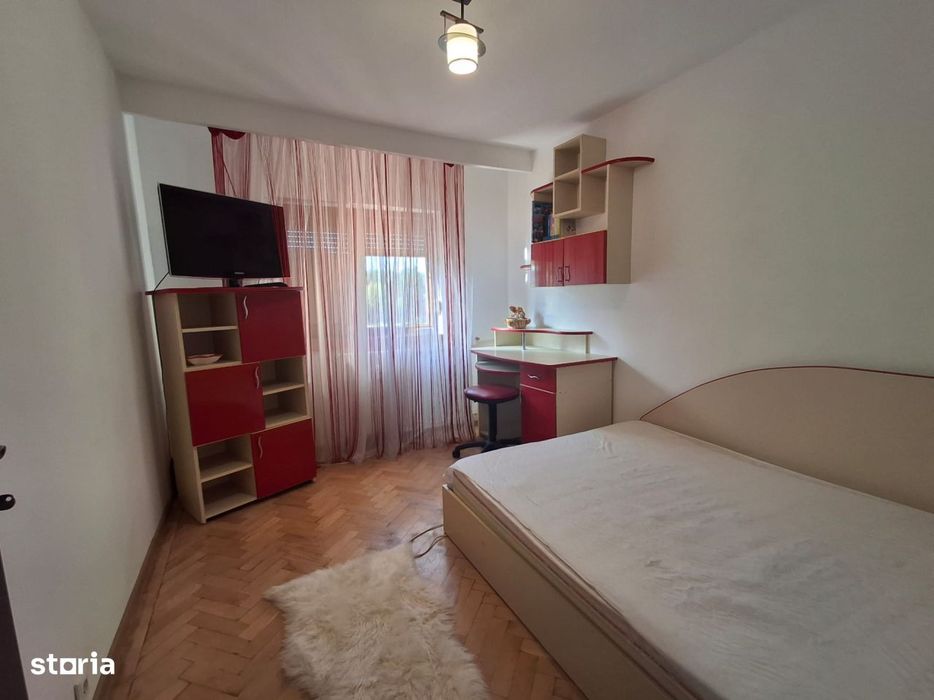 Apartament 3 camere, decomandat, de inchiriat – Str. Amaradia /Lice