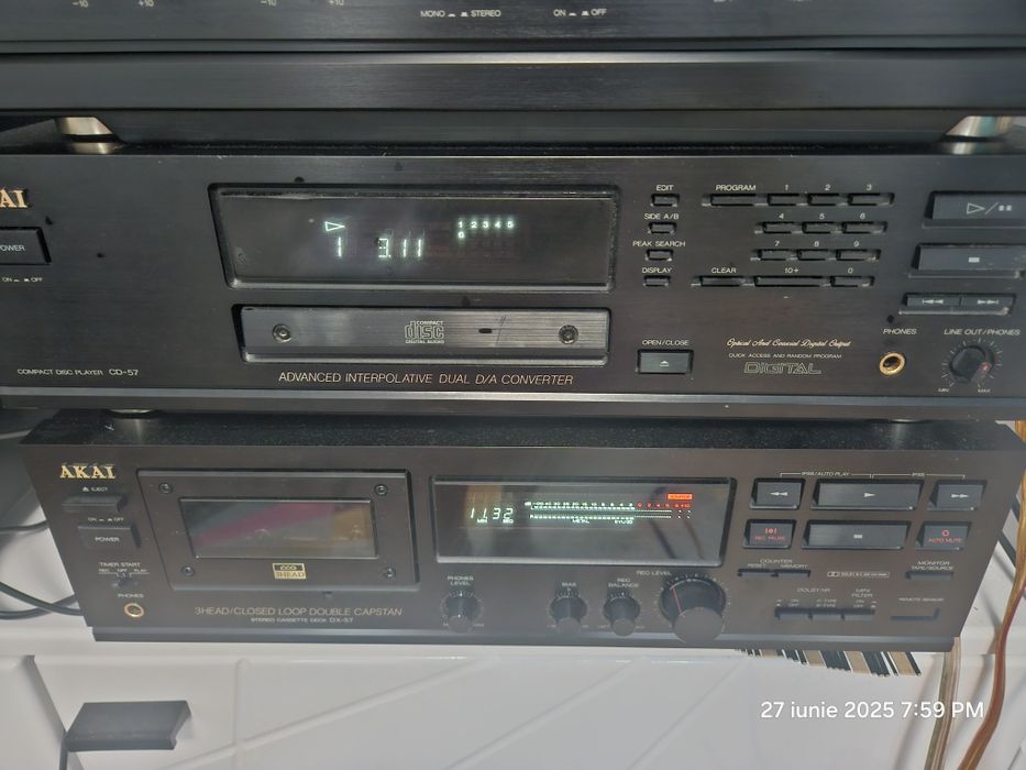 Linie Akai AM57 AKAI CD57 Akai DX57