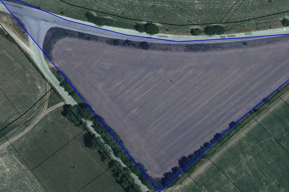 Земеделски парцел на кръстопът Плевен / Никопол / Белене!