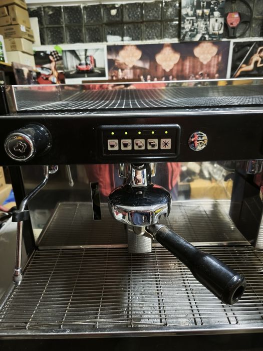 Espressor (expresor) Profesional GEM 3 grupuri Impecabil