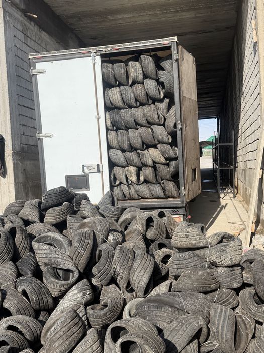 Шины 215/55/17 Goodyear