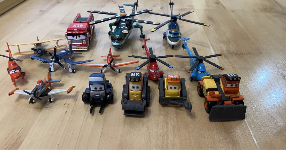 Самолетите и колите Disney cars и  Dusty/ Дъсти от филма Самолетите