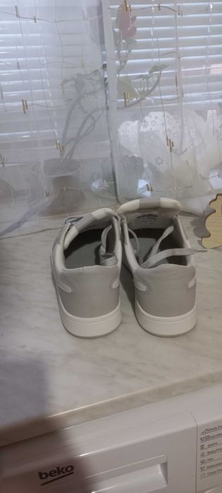 Продавам обувки Pull&Bear