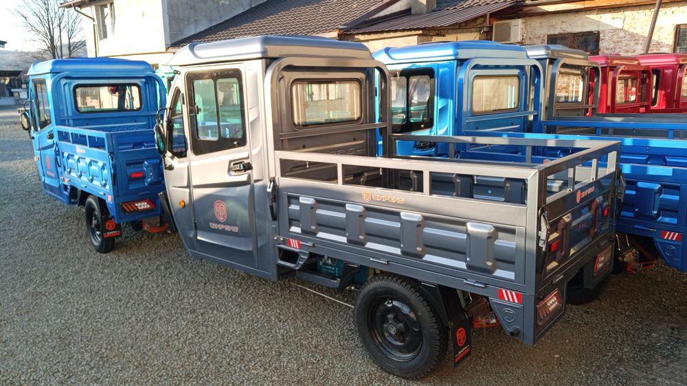 Triciclu Electric JinPeng cu Cabina Limitat la 25 km/h Fara Permis Full Option