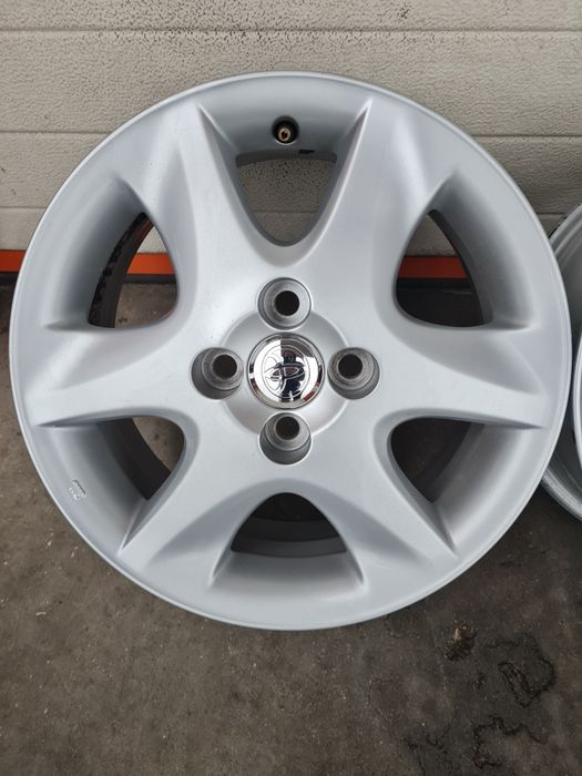 Оригинални джанти за TOYOTA ТОЬОТА R15 4x100 ET45 6J