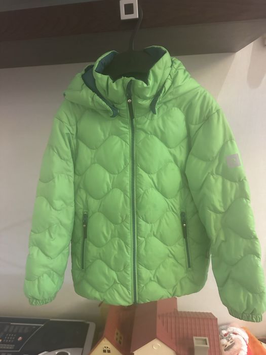 Продам детскую куртку