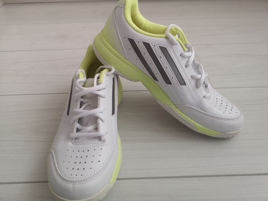 Маратонки за тенис Adidas