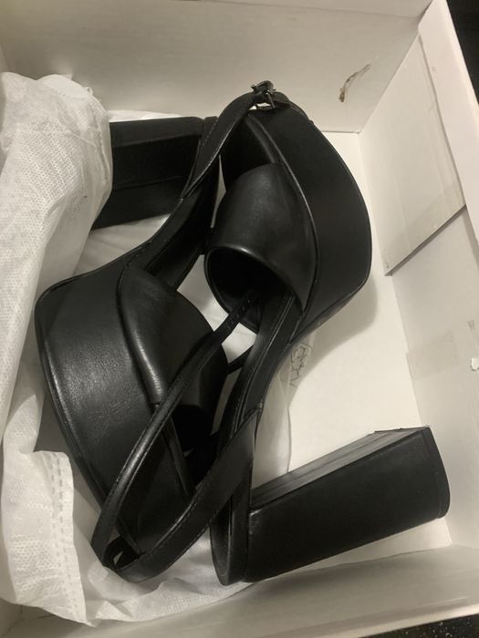 Sandale Stradivarius