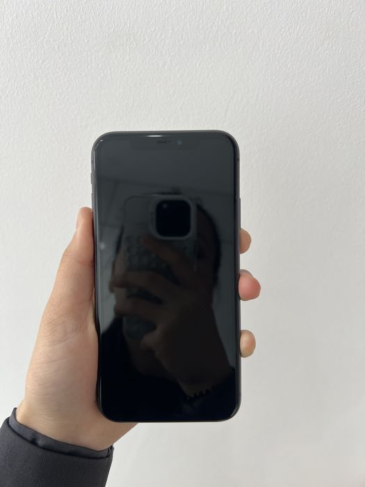 iPhone 11 128/77%