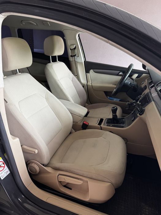 VOLKSWAGEN Passat 0 — imagine 3