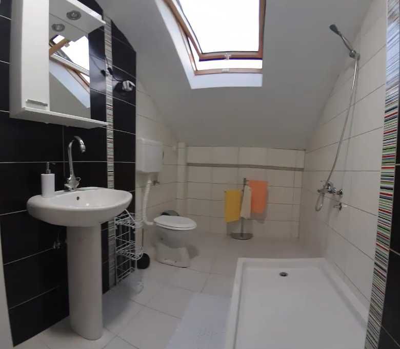 Дава се под наем Двустаен апартамент в Пловдив, Съдийски - 73 кв.м за 255 € - Снимка #3