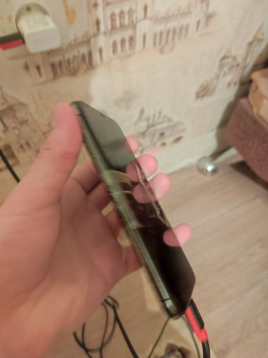 Продам iphone x на запчасти