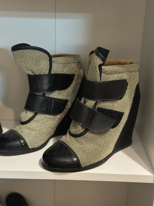 Златисти Платформи