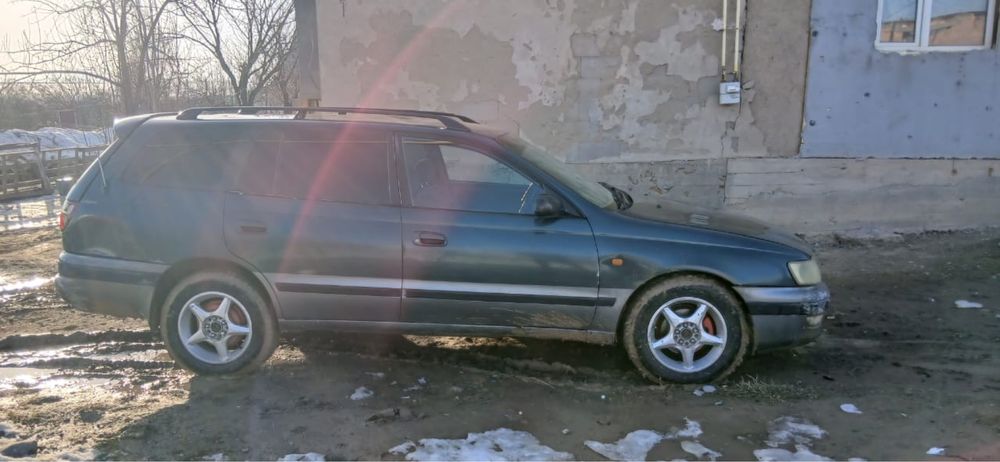 Тойота калдина сатылады  1996