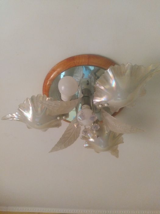 Люстра красивая на 5 лампочек