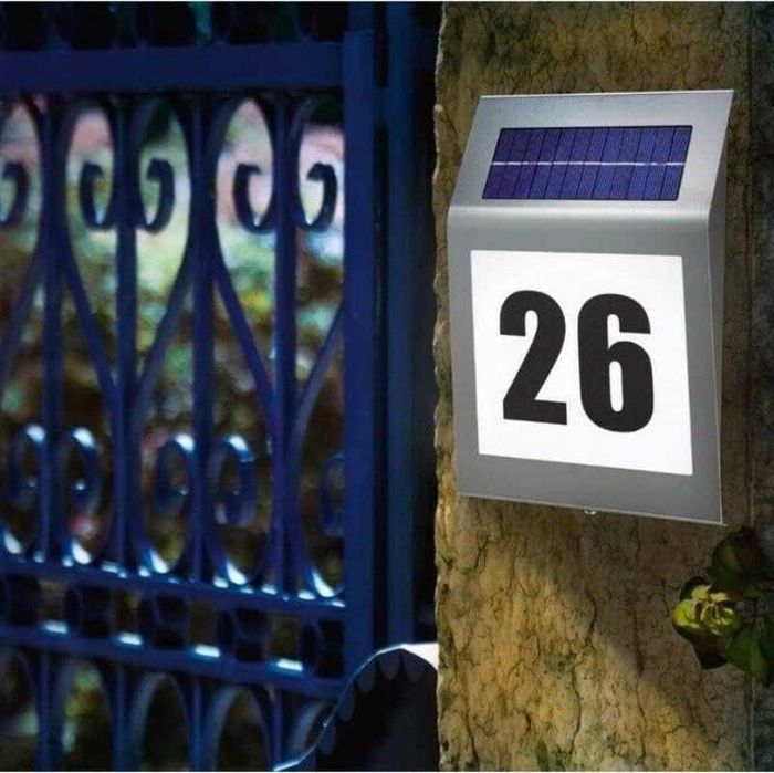 Panou numar de casa cu iluminare solara LED din inox argintiu 18x20 cm