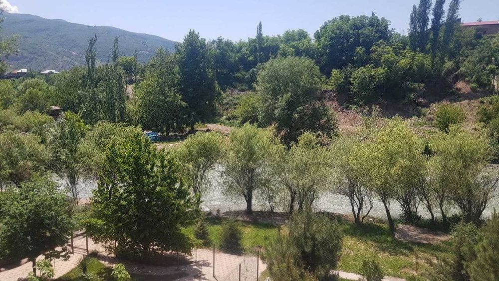 Продается дача около реки Угам (Бочка) с прекрасным видом! 3 этажа