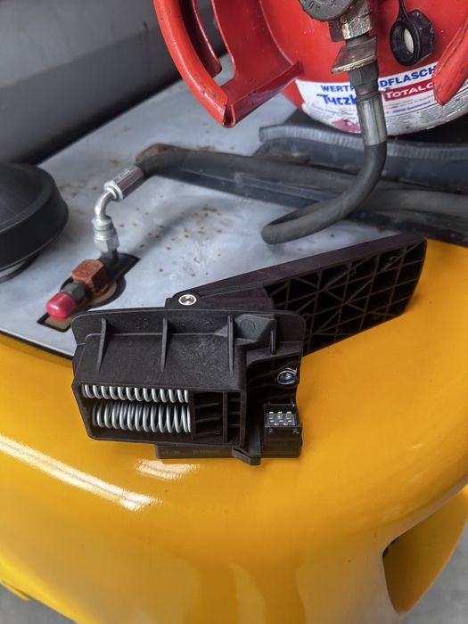 Pedala acceleratie+frana electrostivuitor/stivuitor jungheinrich