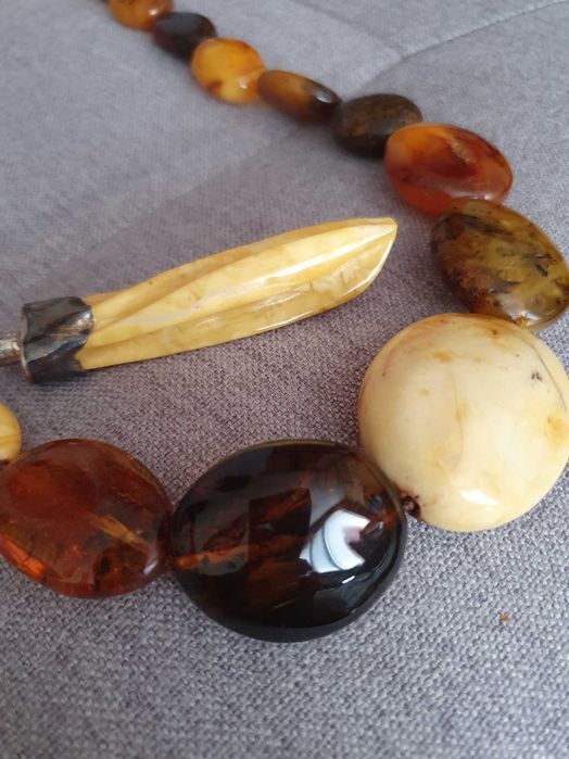 Unicate si rare Amuleta si colier chihlimbar natural 165gr