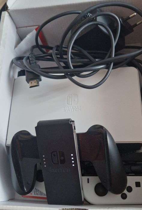 Consola Nintendo Switch OLED, White + jocuri incluse