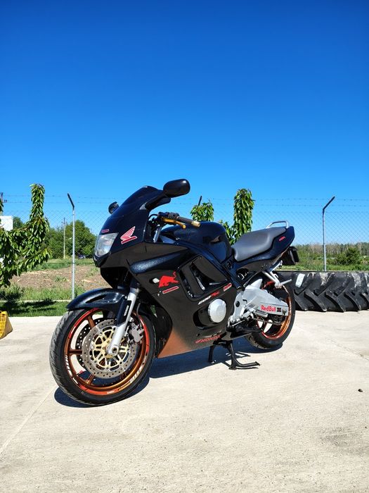 Vând honda Cbr 600 F3