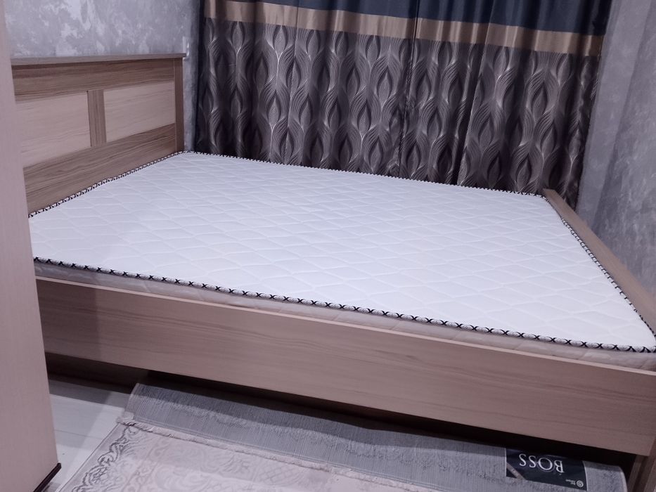 Двух спальное кровать