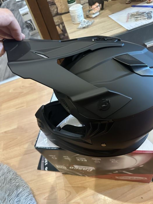 Каски за ски и колело atomic uvex casco