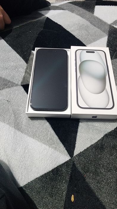 Vand iphone 15 128gb