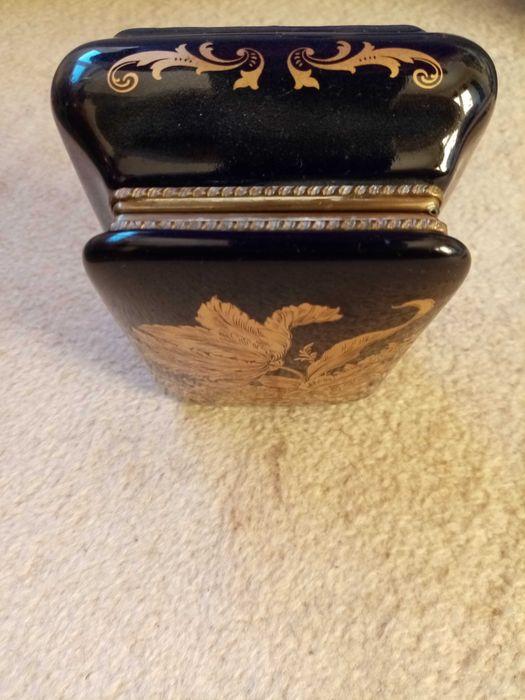 Caseta portelan Limoges, perfectă estetic și funcțional