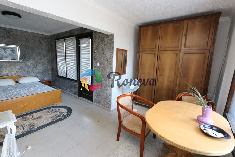 Продава се Многостаен апартамент в Варна, Галата - 195 кв.м за 549 €/кв.м - Снимка #8