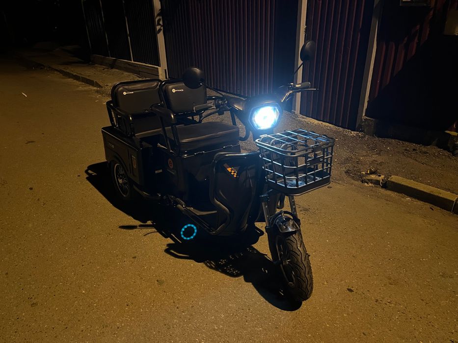 Ca NOU - Triciclu Tricicleta Electrica 2 Locuri Baterie Scuter TUK TUK - Iași