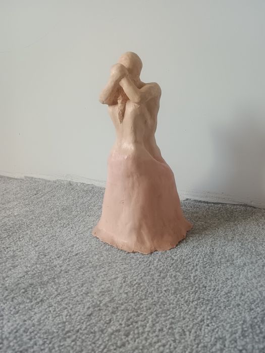 Гипсова фигура на двойка