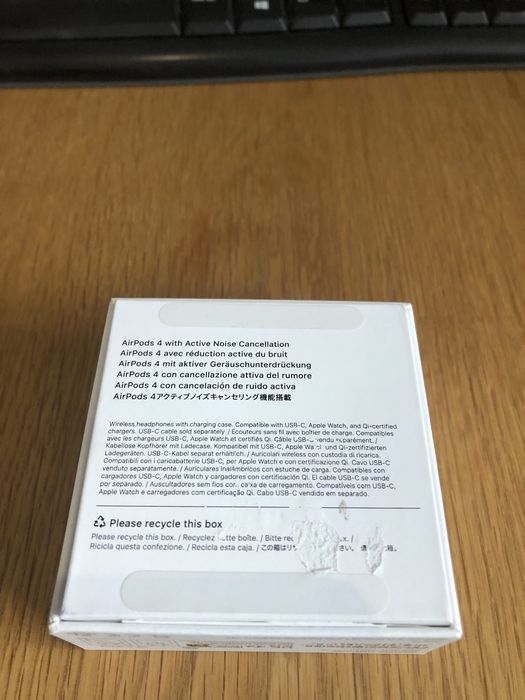 Продавам Airpods 4 ANC