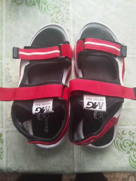 Сандали на мальчика.