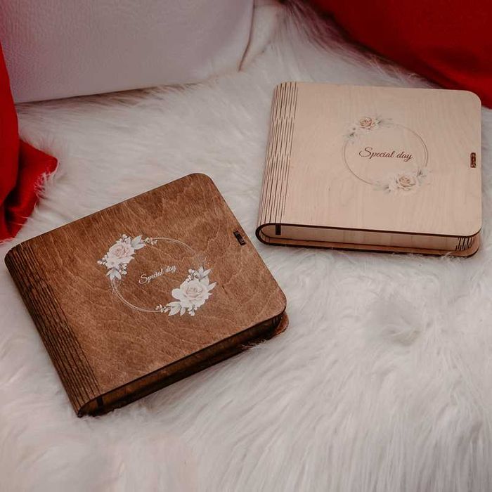 Cutie din lemn pentru stick și poze 10/15 cm, model carte