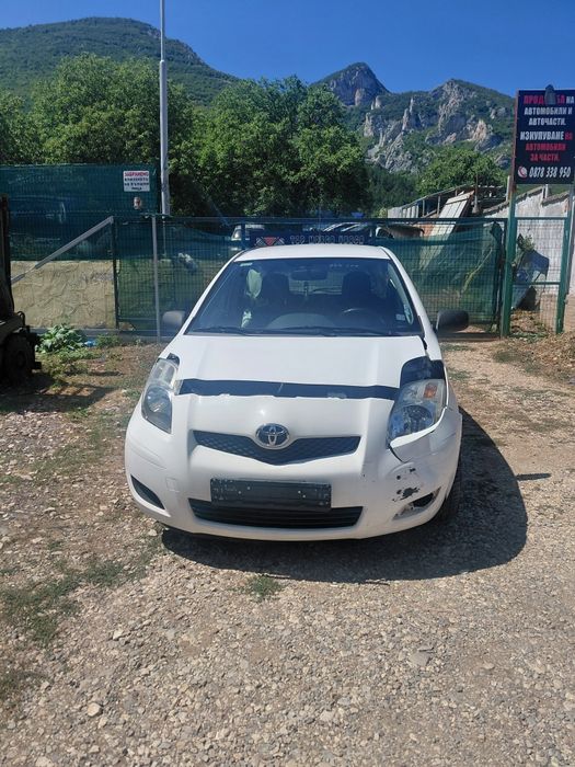 Toyota Yaris 1.0i vvti на части !!!