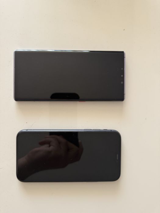 Vind Iphone 11 si Huawei Mate 30 Pro