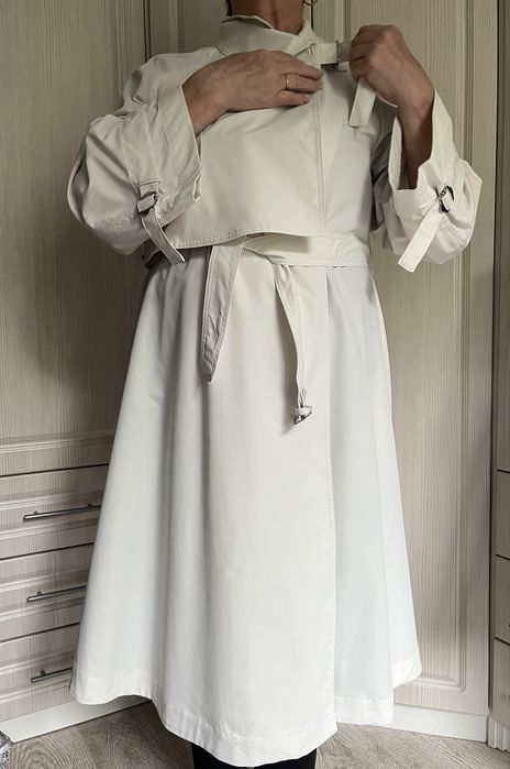 плащ женский молочного цвета