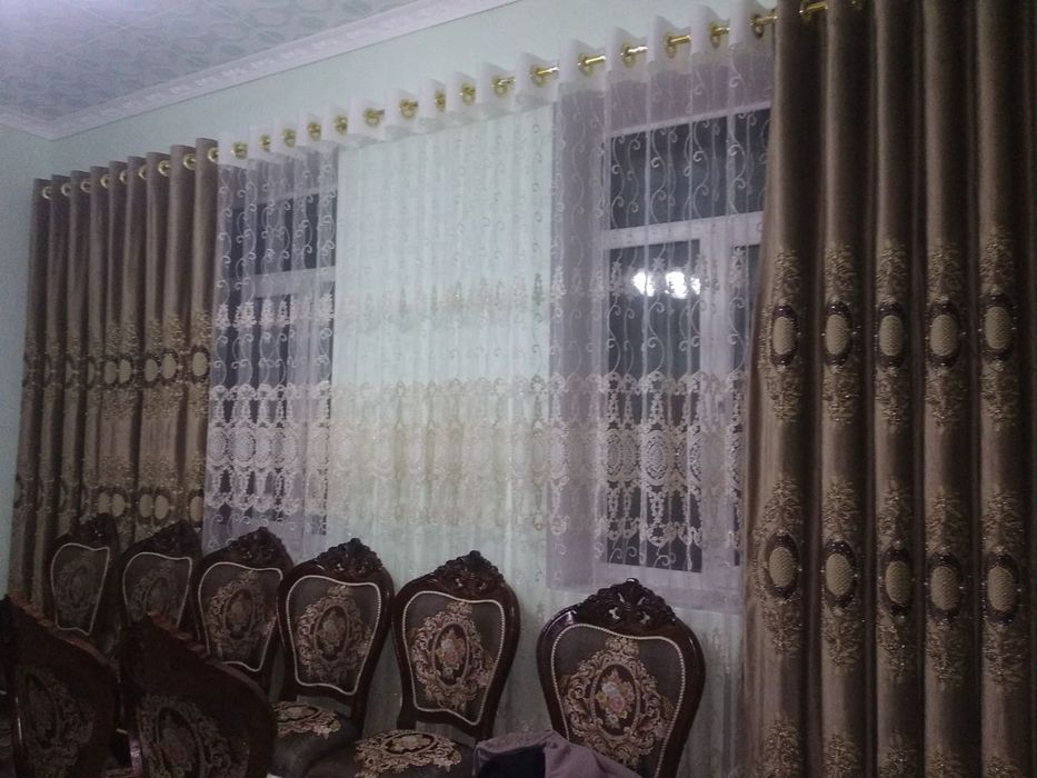 Zal uchun parda sifatli matodan tikilgan