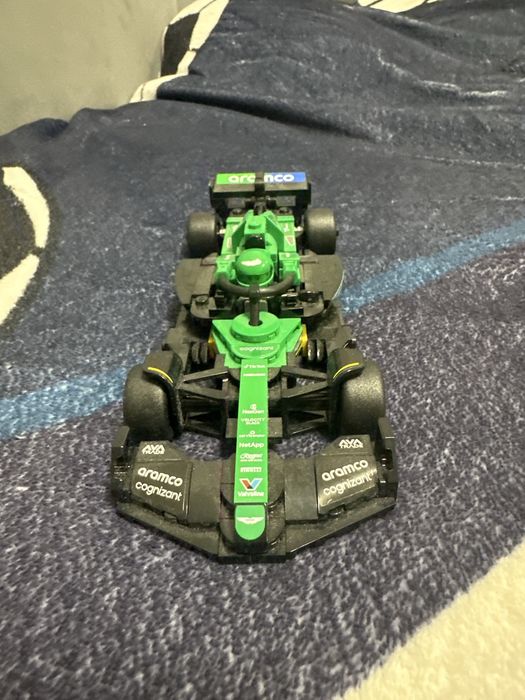 Продам Lego Формула-1