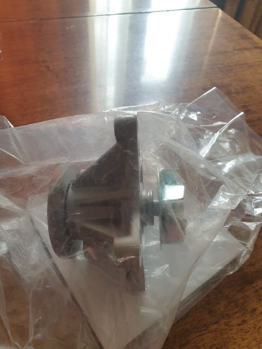 Продам помпу на мотор 1.6 g4fc  2012-14