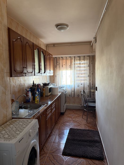 Vand apartament zona micro 5
