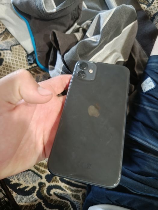 Продам Айфон 11 в хорошем состоянии