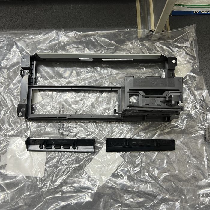 Новая ориг рамка магнитолы bmw e34 бмв е34