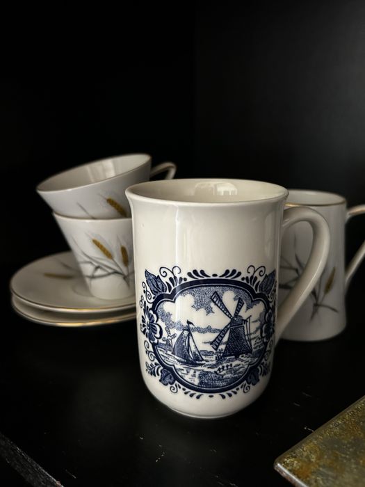 Порцеланов сервиз за кафе/чай – винтидж стил с фин златен кант