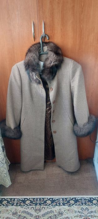 Продам верхную  одежду